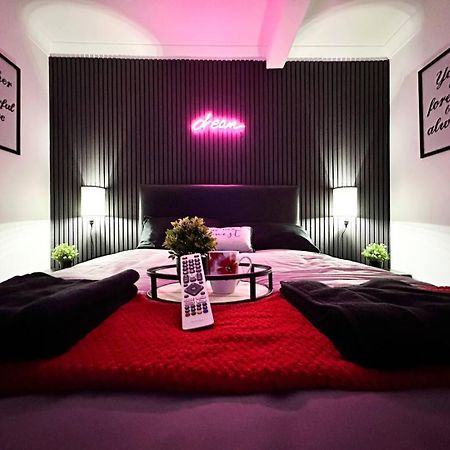 Boutique Backyard Bungalow - Brimsdown انفيلد المظهر الخارجي الصورة